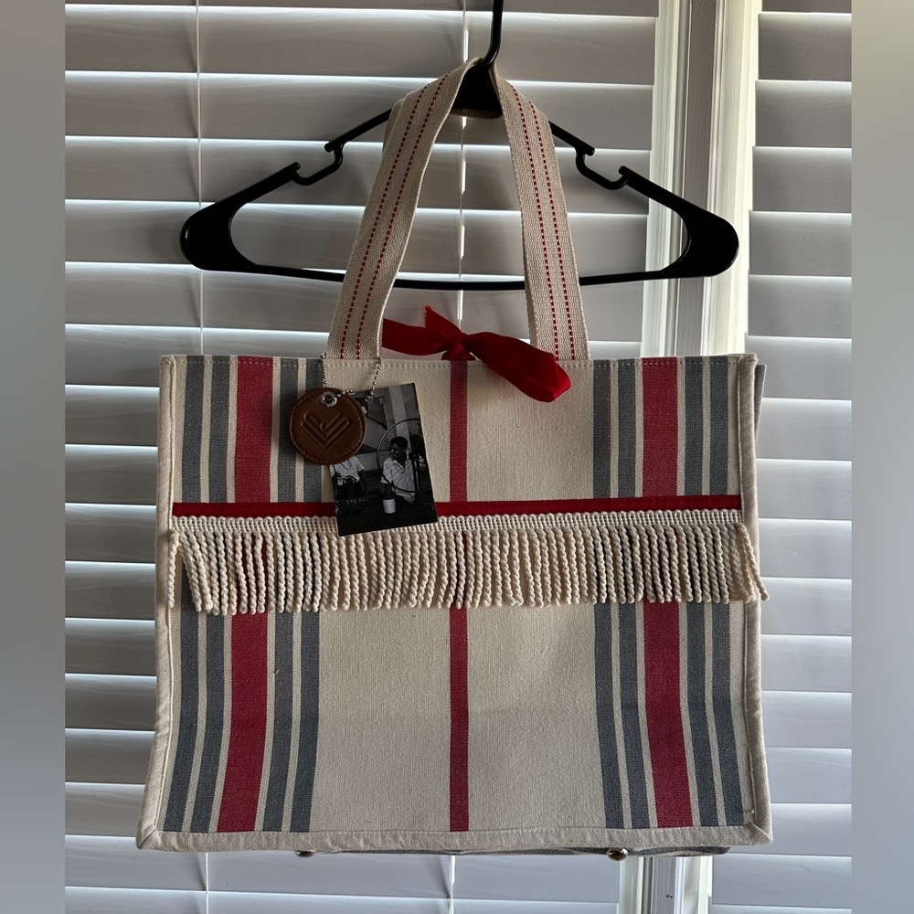 Stylish Striped Tote Bag with Red Accents! Love It! 🥰 Best Offer Accepted!